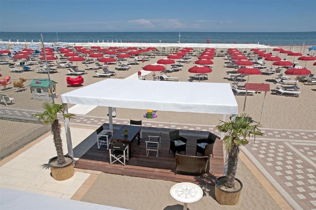 Hotel Napoleon Riccione Esterno foto