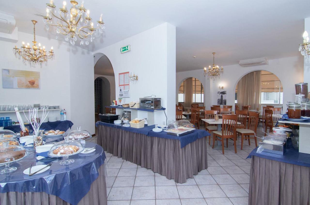 Hotel Napoleon Riccione Esterno foto