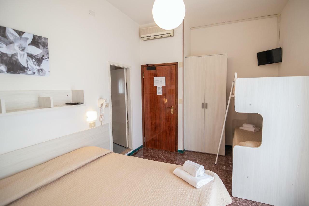 Hotel Napoleon Riccione Esterno foto
