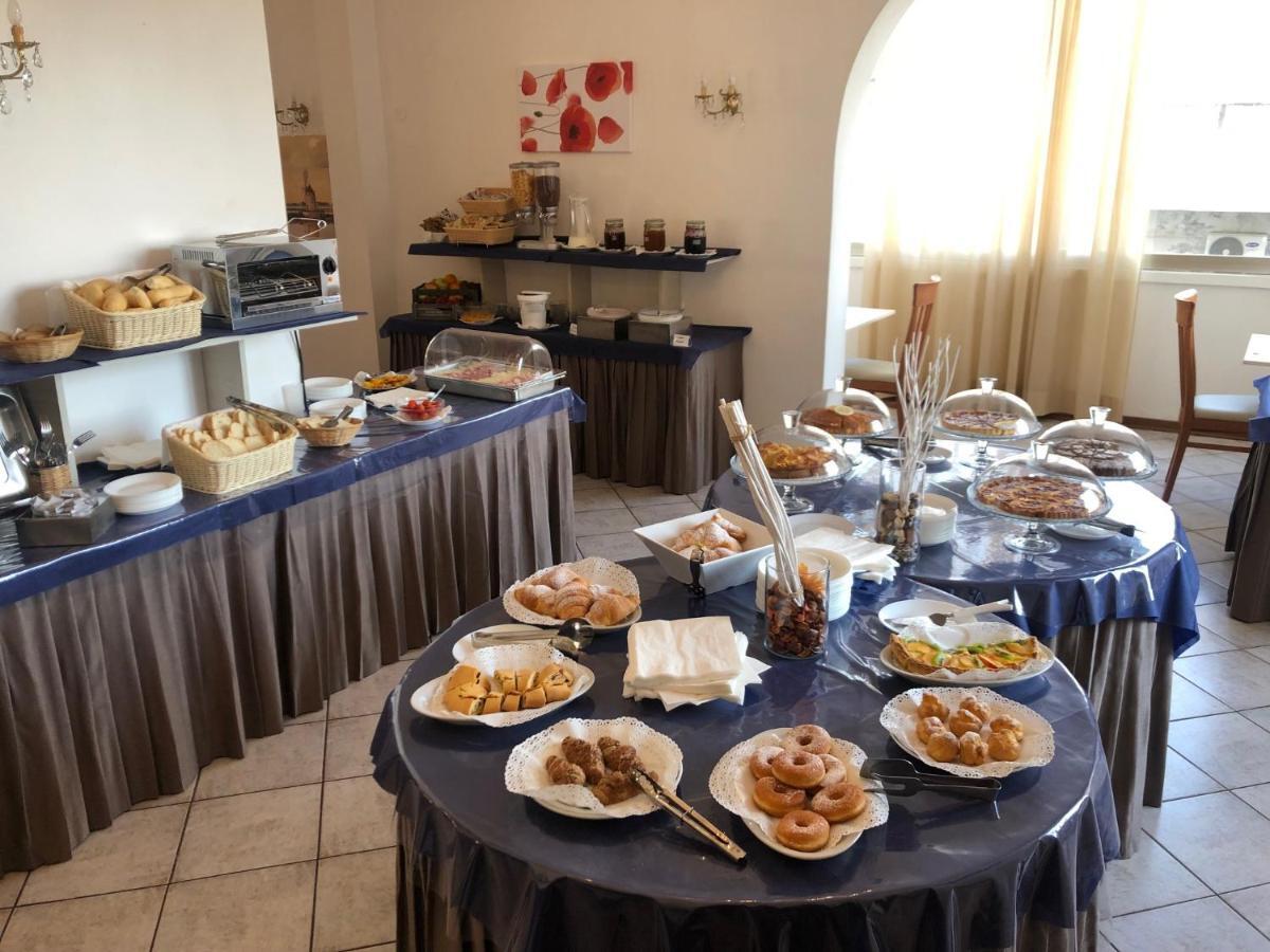 Hotel Napoleon Riccione Esterno foto