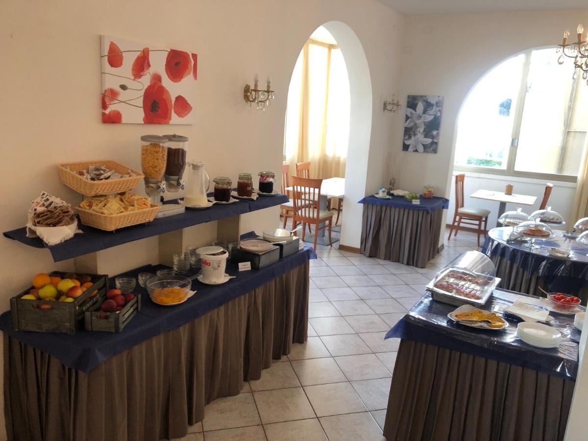 Hotel Napoleon Riccione Esterno foto