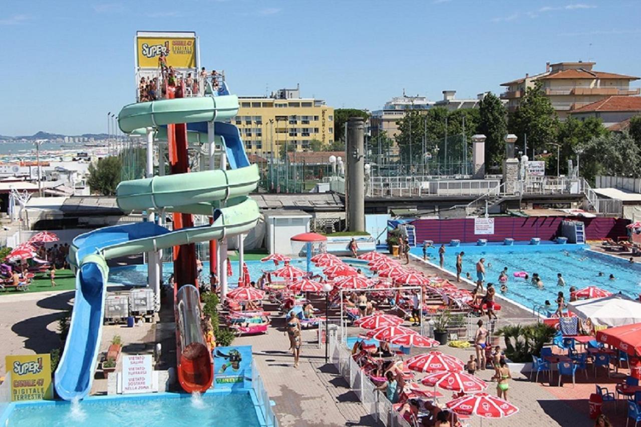 Hotel Napoleon Riccione Esterno foto